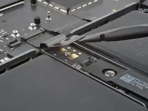 MacBook Pro 14" Late 2023 (M3) Battery Disconnection