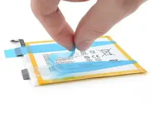 Как нанести клей Stretch Release на аккумулятор в твоей электронной читалке Kobo Libra Colour