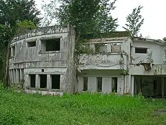 An abandoned building in Kuala Lumpur (Malaysia) Photo taken on a Papuan expedition