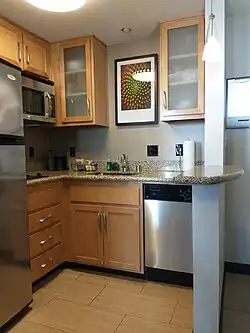 No attempt for corner cabinets. But actually some countertop space.