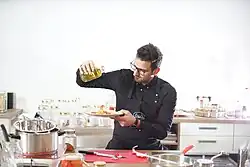 Апат пĕçер — готовить еду