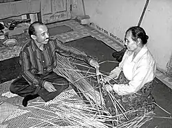 Учитель и его слепая мать (Прямая/достоверная фотография)