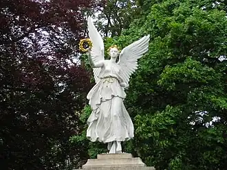 Статуя Ники в саду дворца Альбрехта фон Валленштейна в Жагани