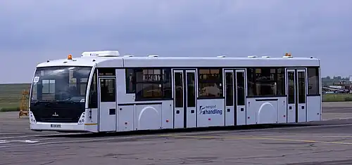 Автобус МАЗ-171 в аэропорту Кишинёва