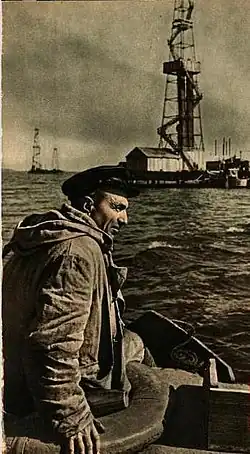 Ага Нематулла на пути к своей буровой. 1950 год