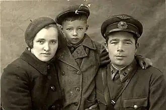 А. Ф. Исупов с женой и сыном