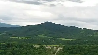 Гора Амир-Корт со стороны Юрт-Ауха