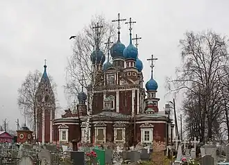 Ансамбль церкви в ноябре 2010 года, вид с северо-востока