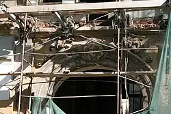 Арка главного входа