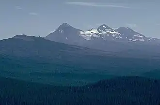 Вулкан Белнап (1981 г.). Снимок Смитсоновского института.