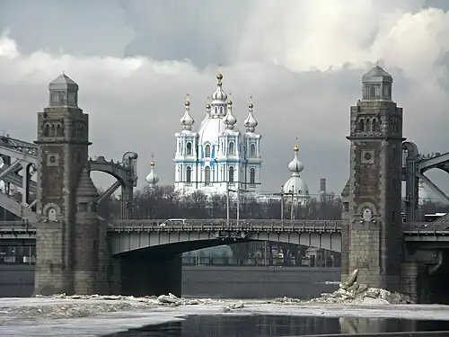 Вид на Большеохтинский мост и Смольный собор