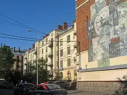 Центральный корпус по Боткинской,1. Панно «Человек и звёзды»