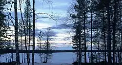 Озеро в середине мая