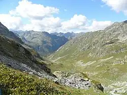 Верховья реки Дамхурц, вид с безымянного перевала из долины реки Макера