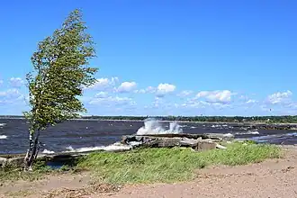 Ветреная погода на смотровой площадке