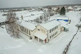 Вид на сельский клуб до ремонта