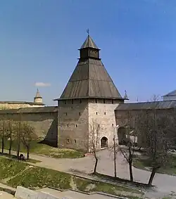 Власьевская башня. Вид с Ольгинского моста