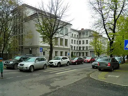 Школа на улице Буженинова в Москве