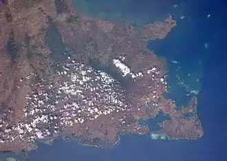 Вулканическое поле Амбре-Бобаомби (1999 г.). Снимок НАСА.