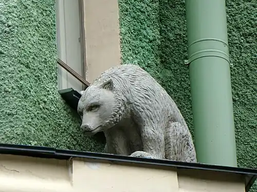 Статуя медведя