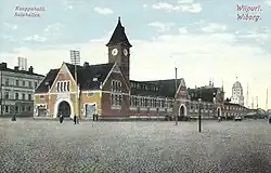 Первоначальный вид рынка с треугольными боковыми фронтонами