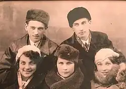 В. А. Подобедов с молодыми ленинградскими актерами