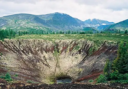 Вид на кратер вулкана Перетолчина
