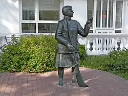 Памятник дворнику