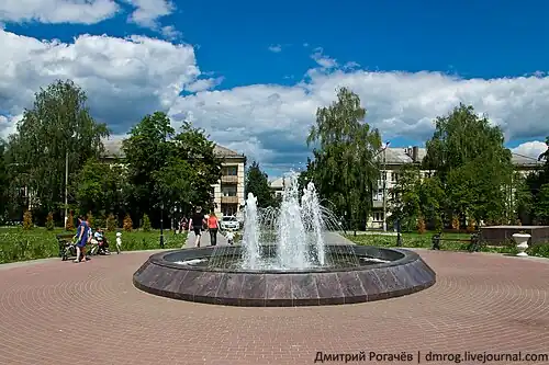 Фонтан на площади в Кашире-2