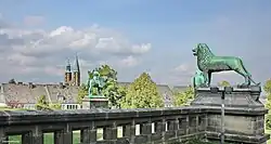 Перед Дворцом