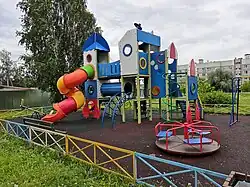 Детская площадка на улице Дружбы в Мирном