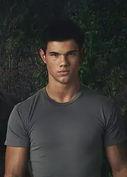 Тейлор Лотнер в роли Джейкоба Блэка