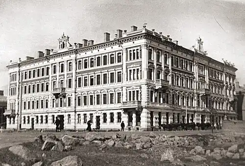 Первоначальный вид фасада до утраты балконов