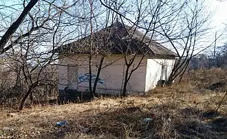 Дом Николая Николотова ниже остановки «Площадь Совершеннолетия»