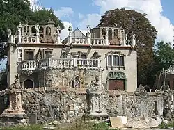 Главный фасад