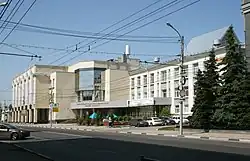 Главное здание библиотеки на улице Ленина.