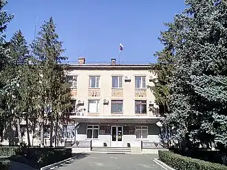 Здание поселковой администрации