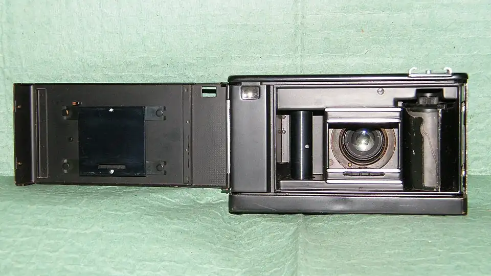 «Зоркий-11» с открытой задней стенкой.