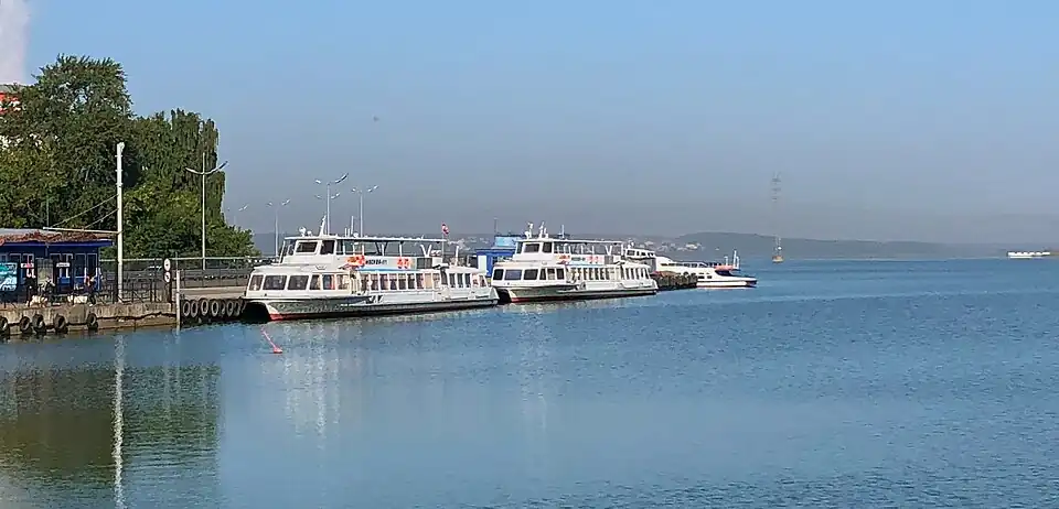 Теплоходы на причале «Ижевск»