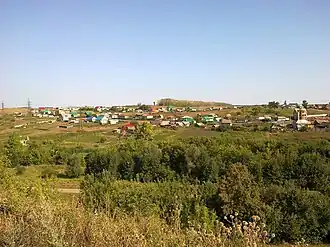 Вид на село от железнодорожного моста через реку Калмашка