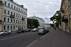 Спереди слева — дом по ул. Аммермана, 13