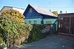 Один из жилых домов Дальнего посёлка: Бухарская ул., 22
