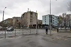 Перекрёсток улицы Карбышева с улицей Даурской (апрель 2021)