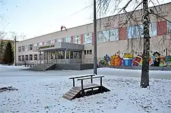 Гимназия № 40: ул. Братьев Касимовых, 12 — самая первая по времени возникновения (1971) школа в жилом районе Горки