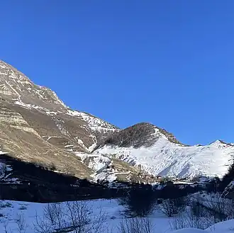 Кири. На заднем плане г. Кири-Лам