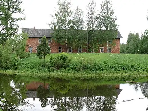 Кирпичный дом в усадьбе Приютино