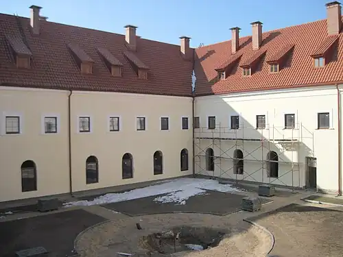 Внутренний дворик монастыря бригиток.