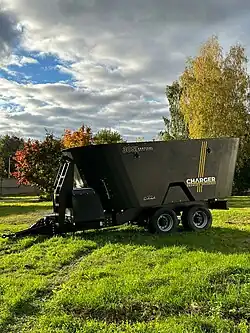 Вертикальный кормораздатчик на 30 м3