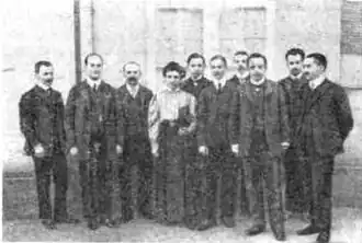 Инна Николаевна Леман-Балановская в числе студентов Гёттингенского университета. Третий слева — профессор К. Шварцшильд