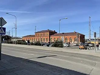 Вокзал со стороны города, с улицы Geležinkelio (рус. Железнодорожная)